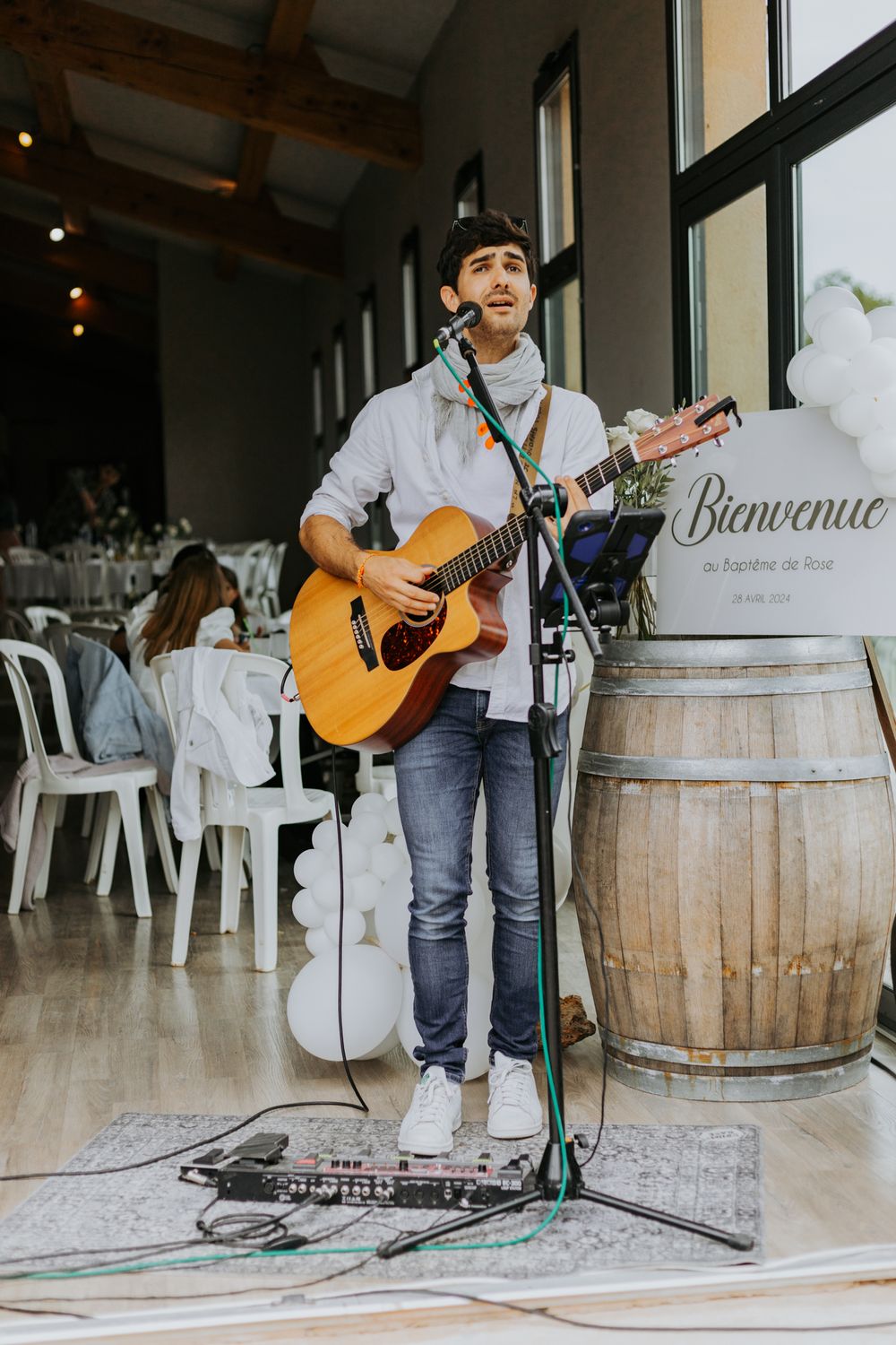 Mariage à Cotignac dans le Var – invités et ambiance guinguette