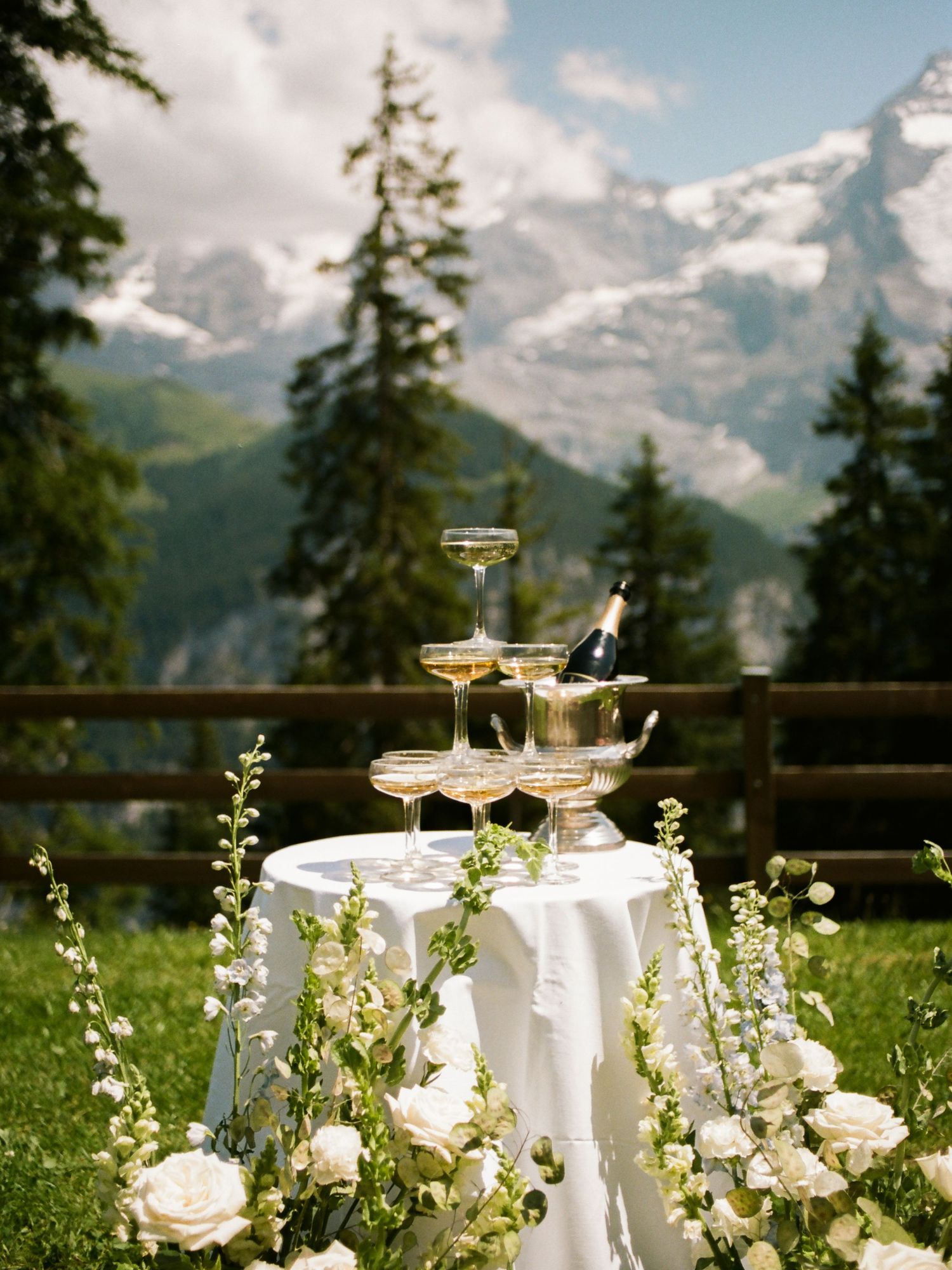 Wedding photographer in the Swiss mountains