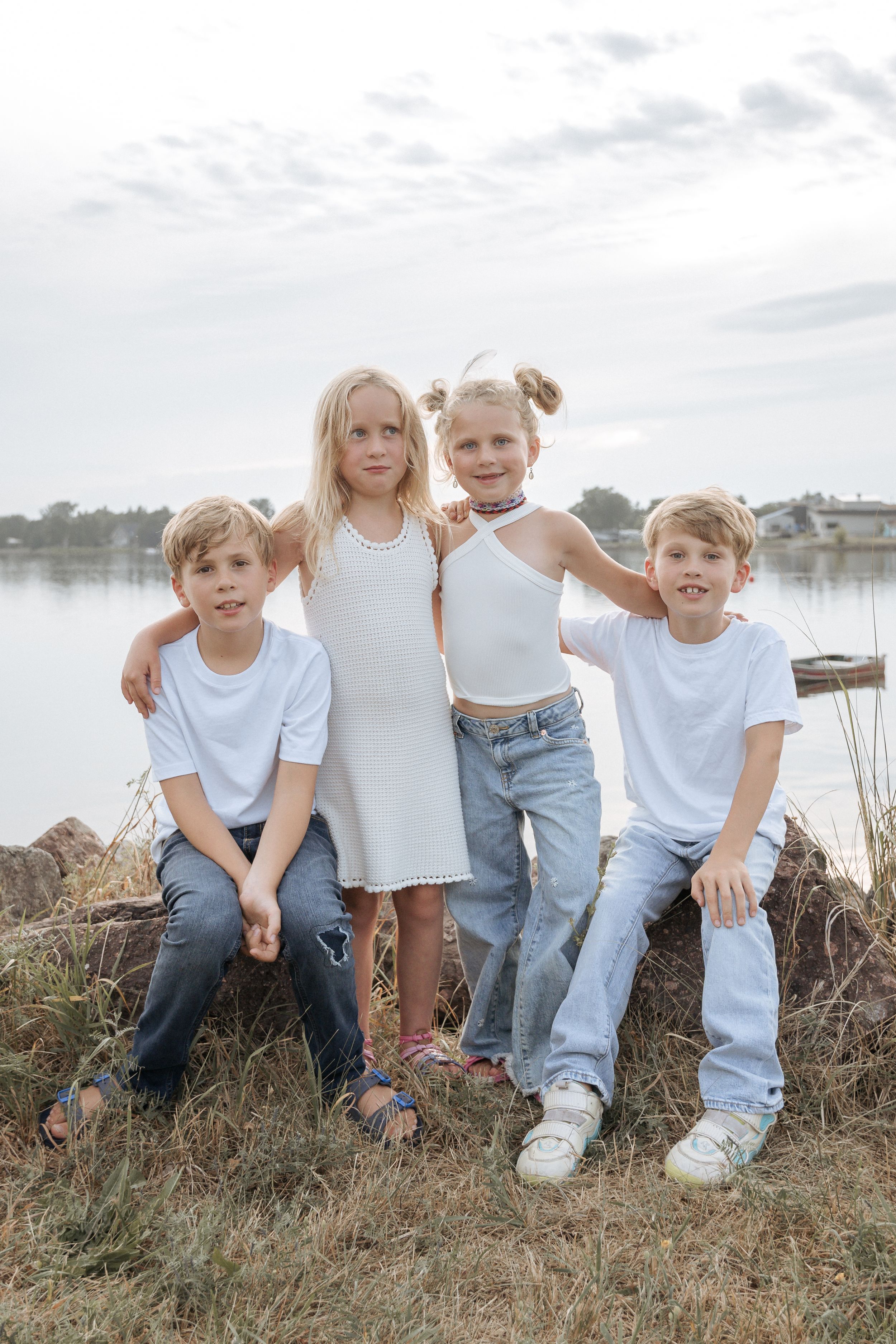 cousins best friend photography Shediac photographer New Brunswick, family session, child photography portraits, funny playful candid