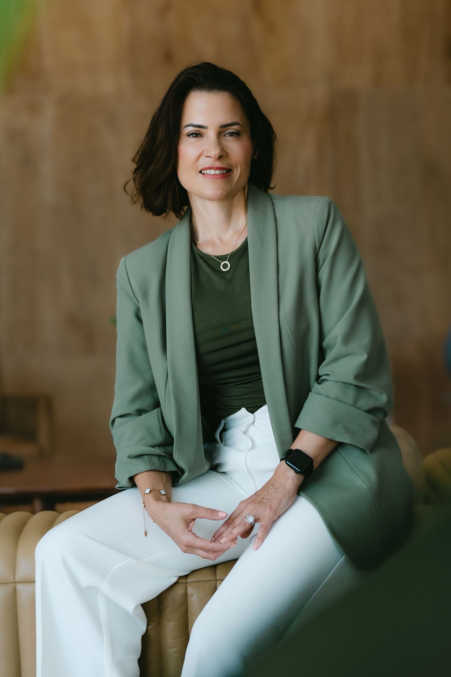 Studio personal branding photoshoot in Dubai – professional woman in studio