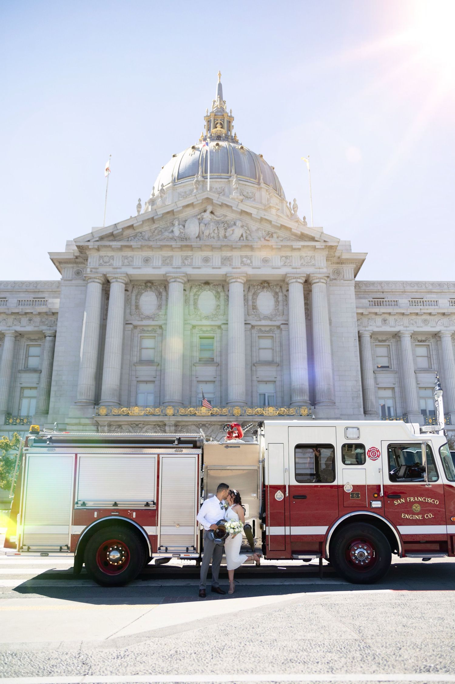 San Francisco City Hall Wedding Photo Lily Zhang Photography