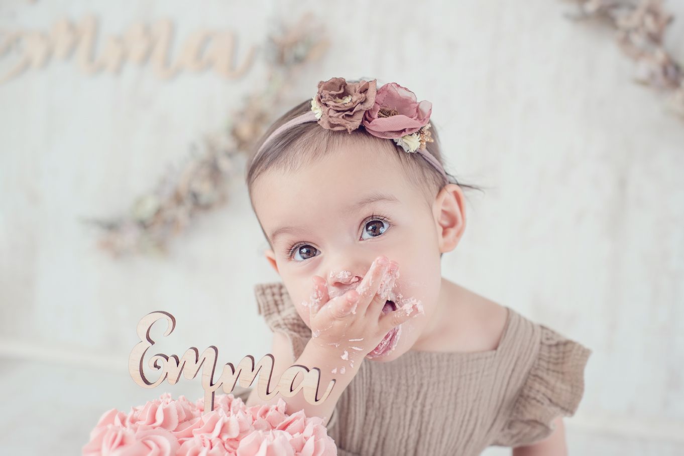 Sesión Fotográfica Primer Cumple, Smash the Cake. Momentos espontáneos, Estudio fotográfico con luz natural en Reñaca.