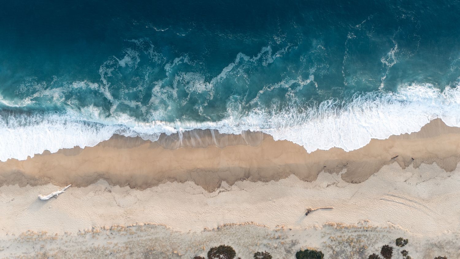 mer vue du ciel sur la plage de liamone