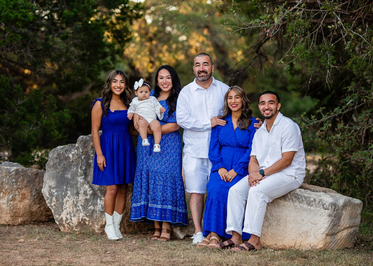 Multi-family sessions, family portraits, and Maternity portraits tailored to you. Serving New Braunfels, Austin & Surrounding areas.