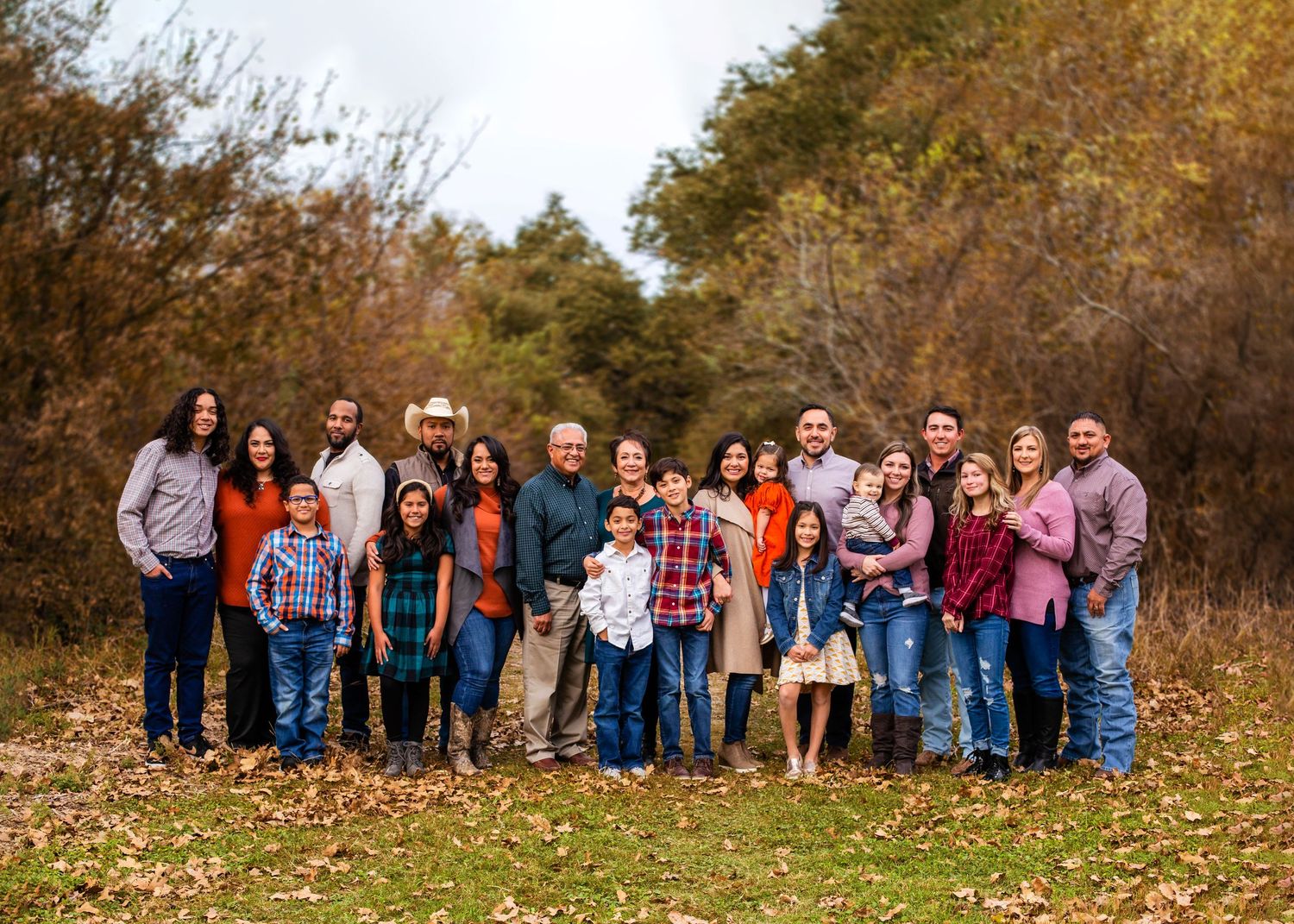 Multi-family sessions, family portraits, and Maternity portraits tailored to you. Serving New Braunfels, Austin & Surrounding areas.