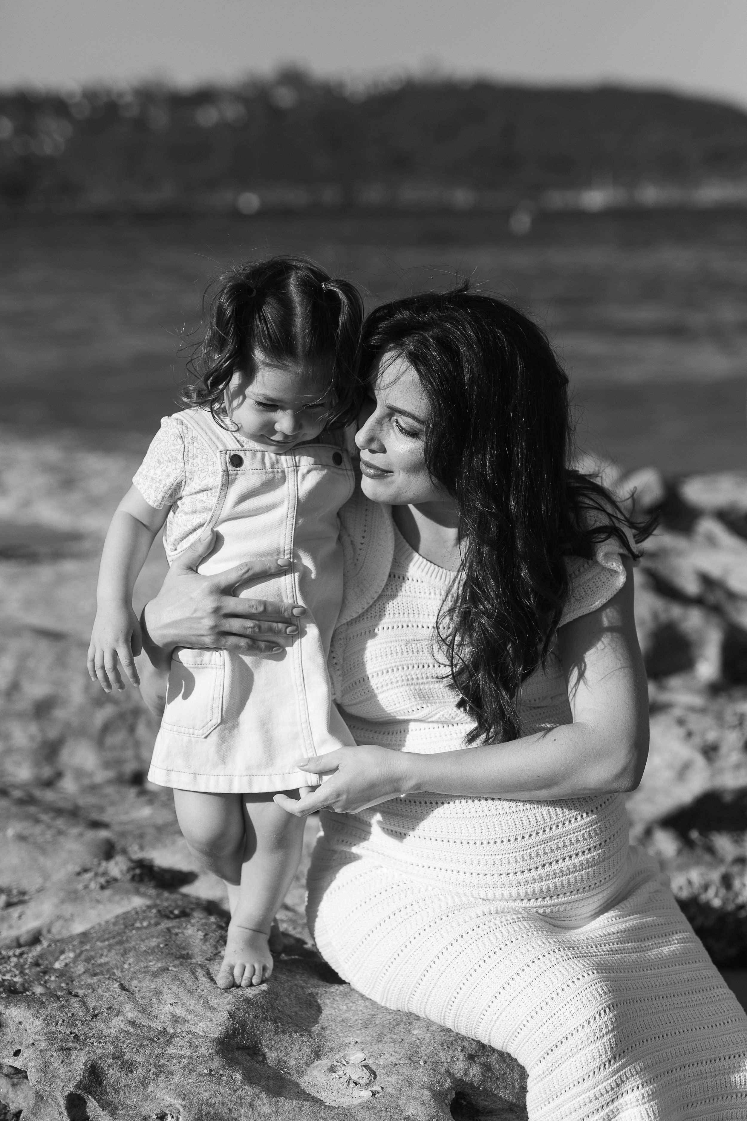 Family candid photos in sydney, maternity and child family photos