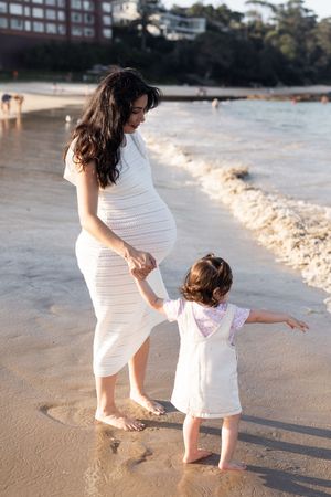 Family candid photos in sydney, maternity and child family photos