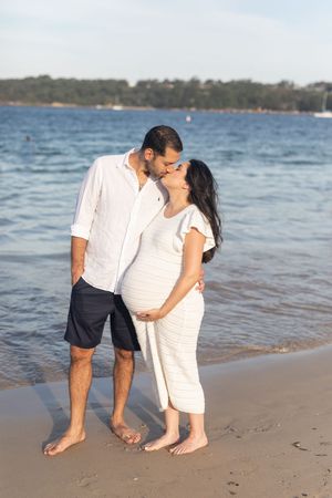 Family candid photos in sydney, maternity and child family photos