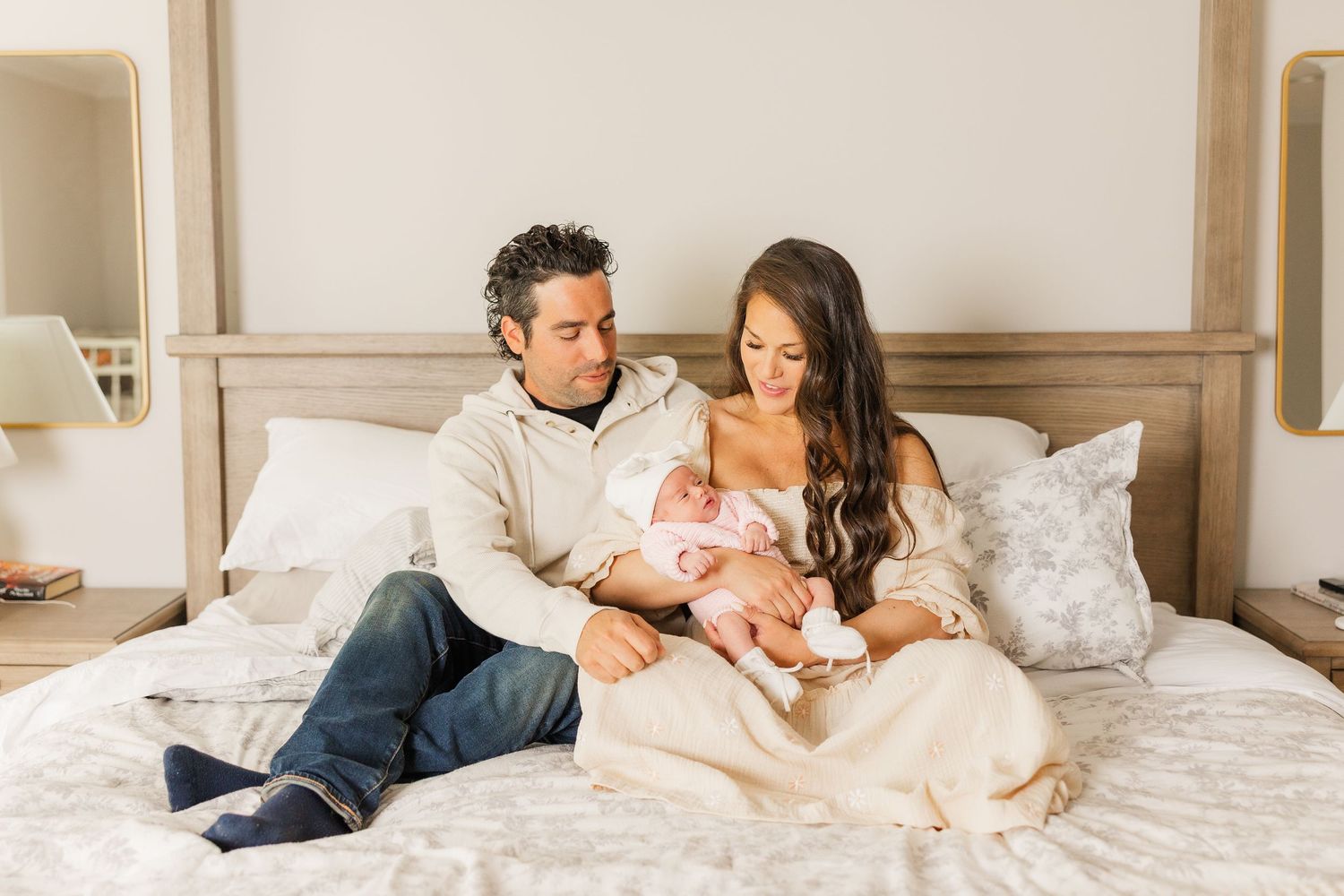 Natural, light-filled newborn photography in Ridgefield, Fairfield, Danbury, Wilton, Westport & New Canaan, CT. Timeless & heartfelt portrai