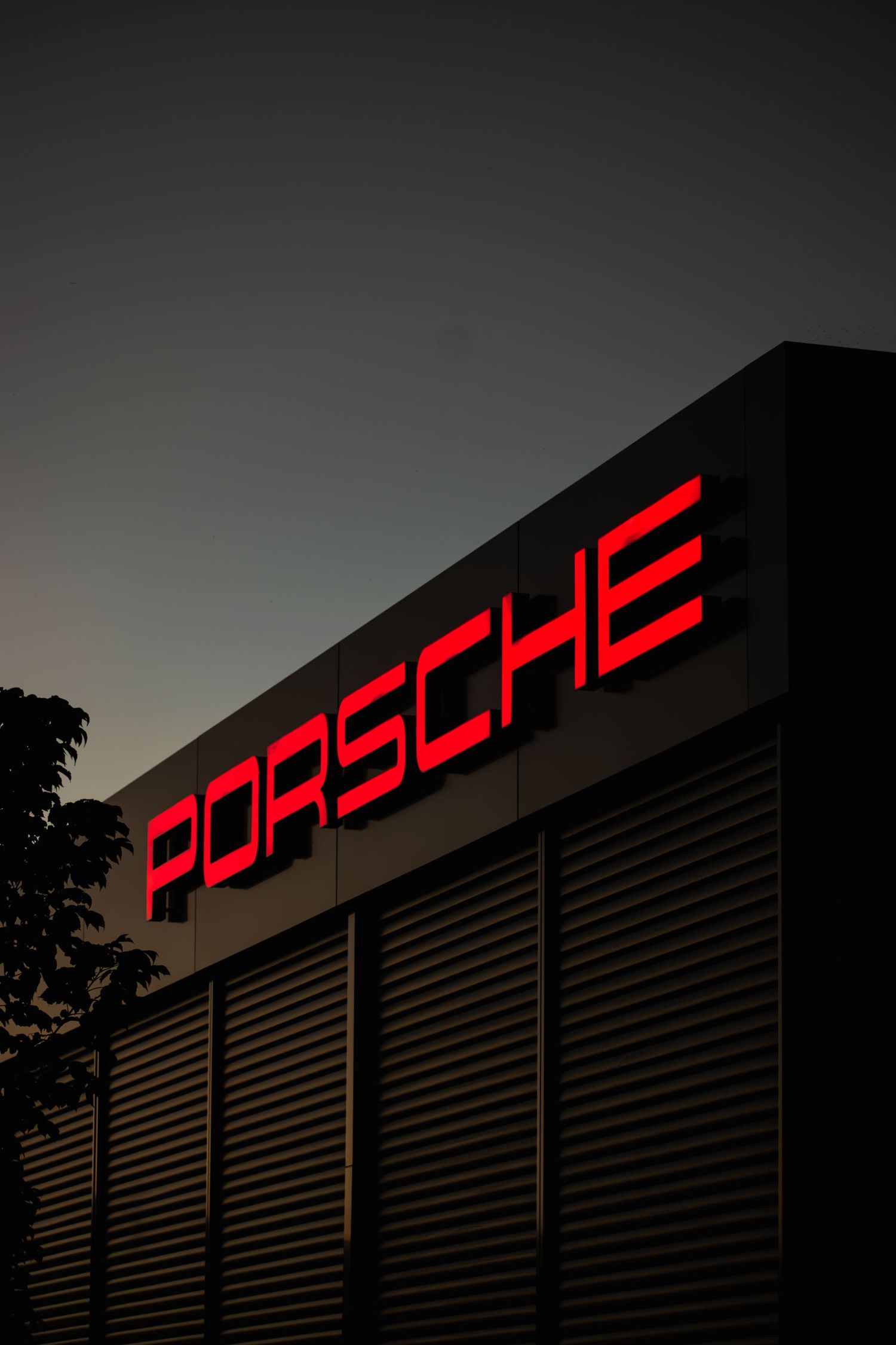Daniel-Michaud-Photographie-DMPhotography-Automobile-Auto-Cars-Centre Porsche Neuchâtel-Porsche