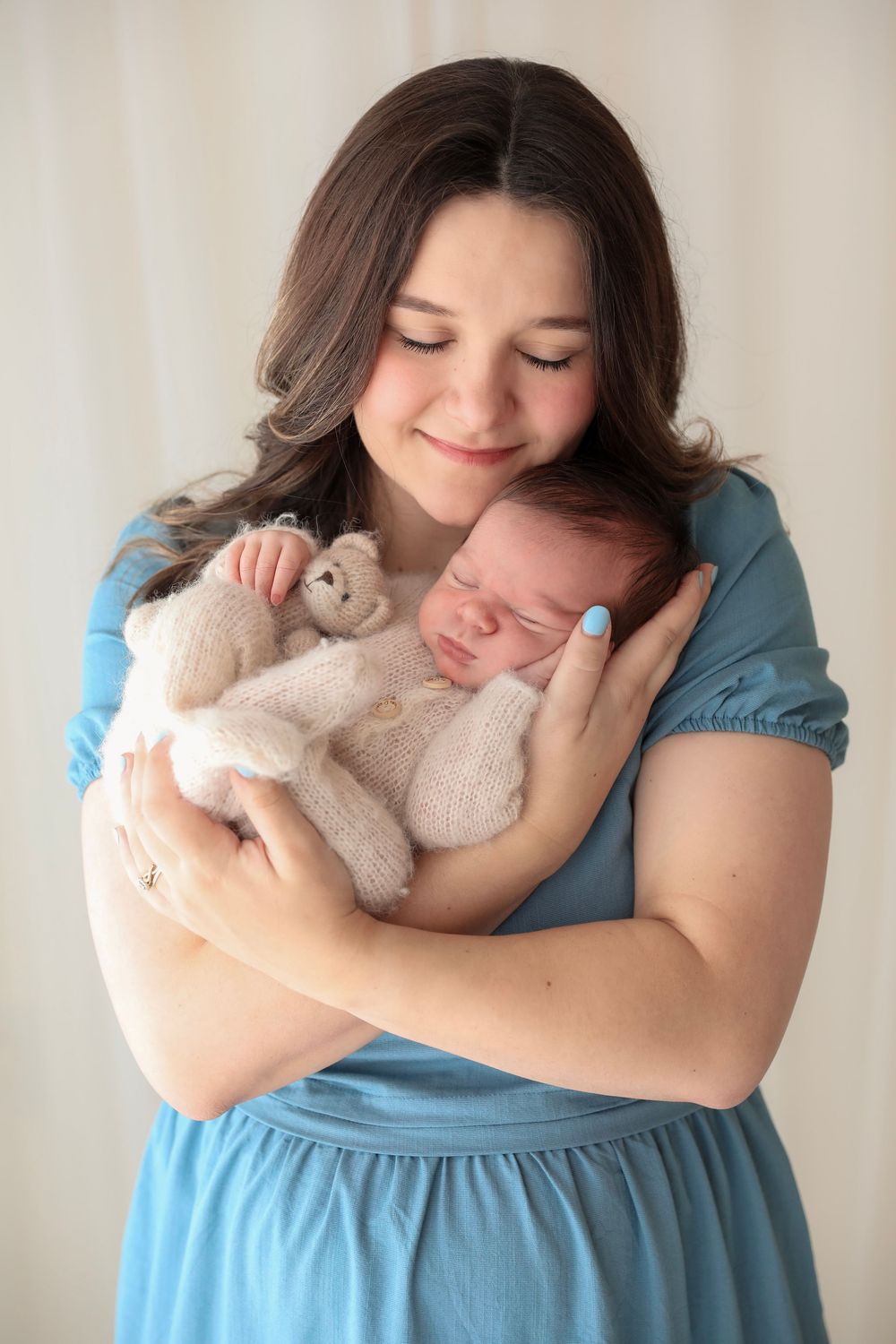 Lifestyle newborn photography near Nashville Tennessee