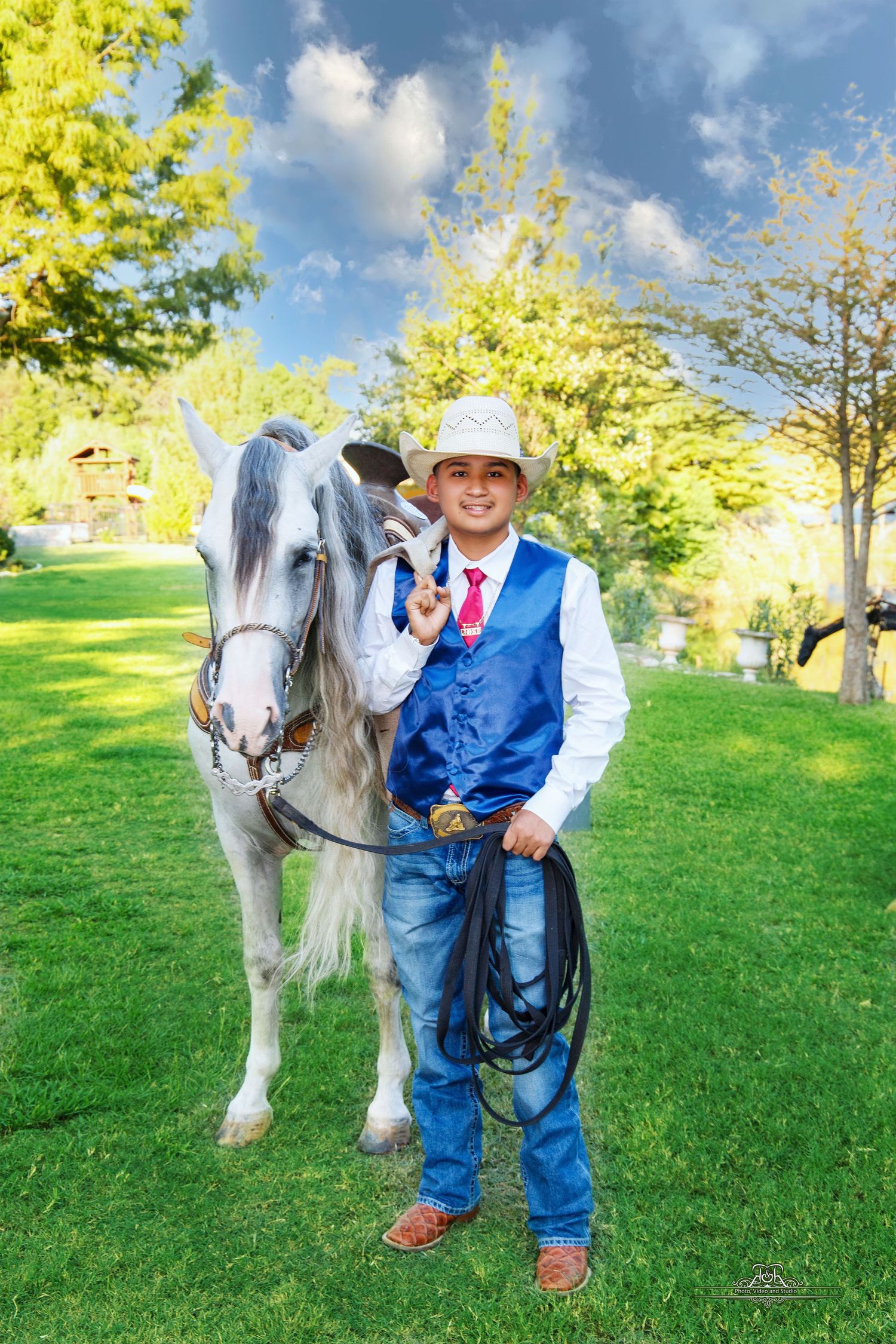 Dallas photography and video for Quinceañeros
 - R & R Marcelo DFW