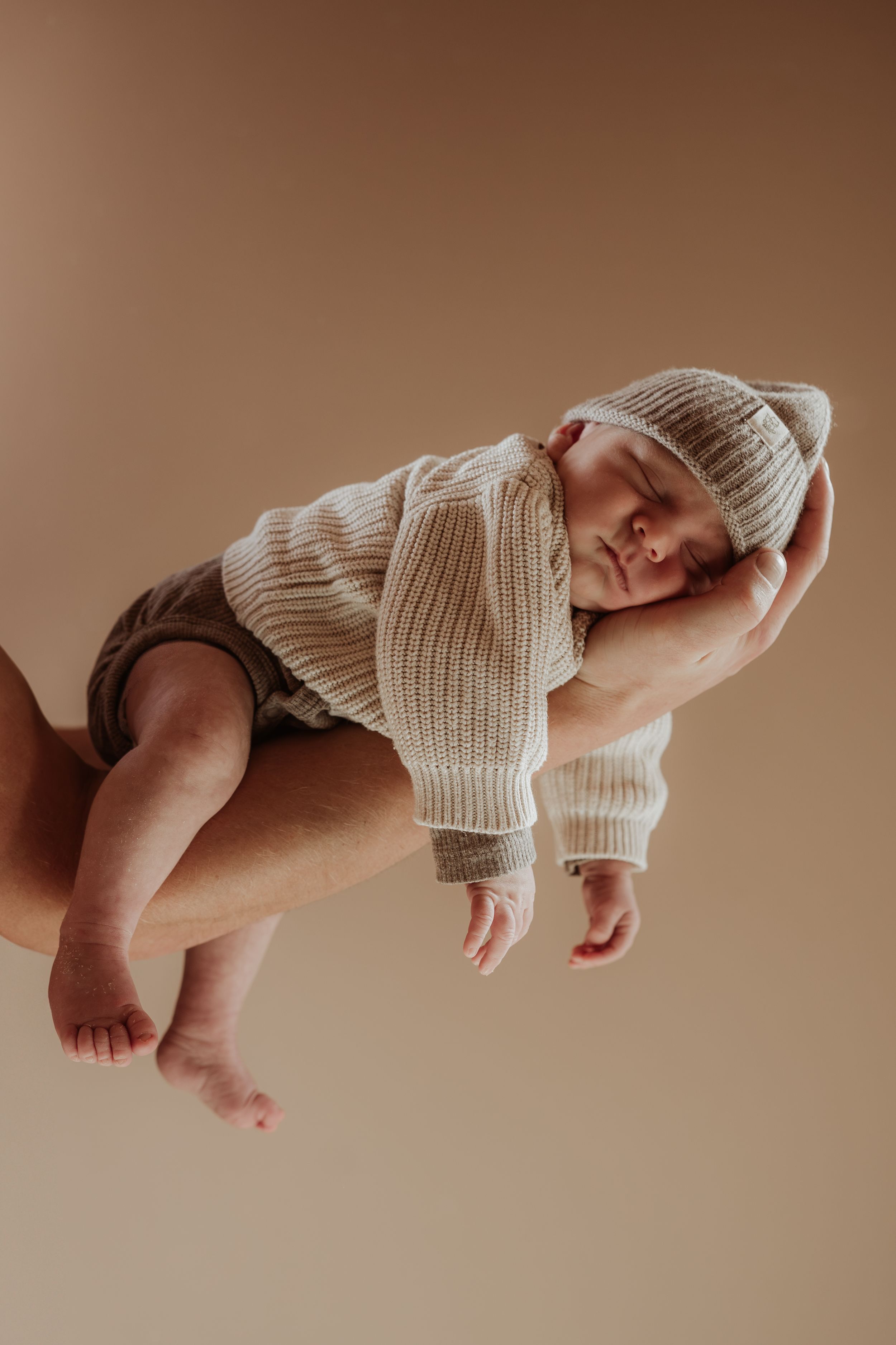 Fotograaf Brabant Oss Den Bosch Uden fotografie baby newborn newlife newbornshoot gezinsshoot borstvoeding mama momlife Sis&So