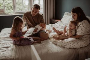 Fotograaf Brabant Oss Den Bosch Uden fotografie baby newborn newlife newbornshoot gezinsshoot borstvoeding mama momlife Sis&So