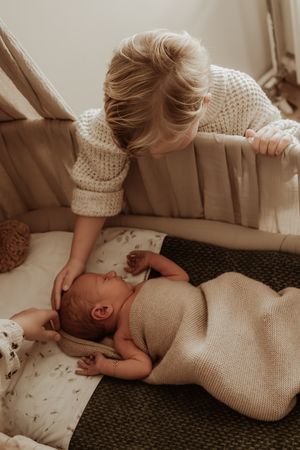 Fotograaf Brabant Oss Den Bosch Uden fotografie baby newborn newlife newbornshoot gezinsshoot borstvoeding mama momlife Sis&So