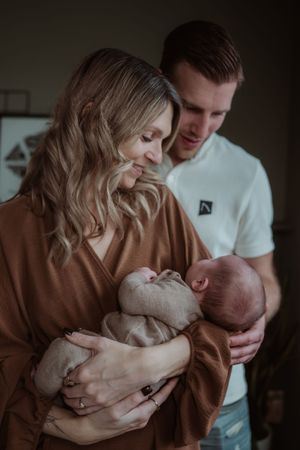 Fotograaf Brabant Oss Den Bosch Uden fotografie baby newborn newlife newbornshoot gezinsshoot borstvoeding mama momlife Sis&So