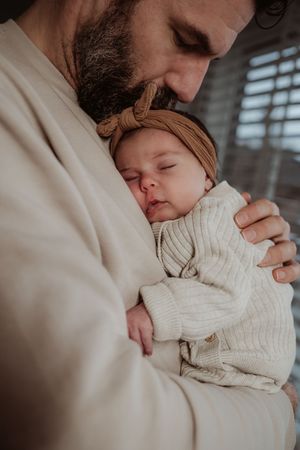 Fotograaf Brabant Oss Den Bosch Uden fotografie baby newborn newlife newbornshoot gezinsshoot borstvoeding mama momlife Sis&So