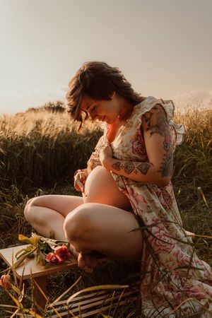 Servizio fotografico maternità a Cogliate  
 Ritratti delicati e intimi per future mamme. Sessioni in studio, a domicilio o al tramonto