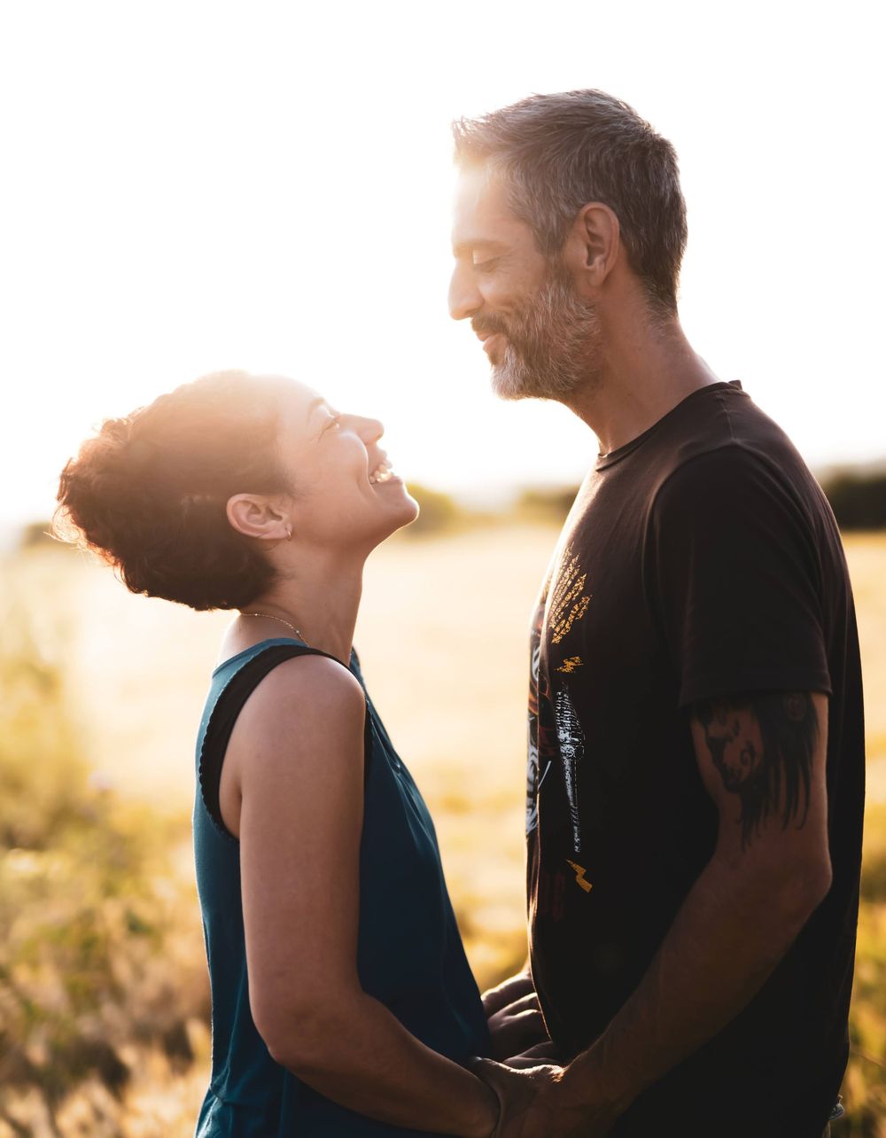 Photo de couple en couleur émotion dans le Gard, entre Uzès et Alès