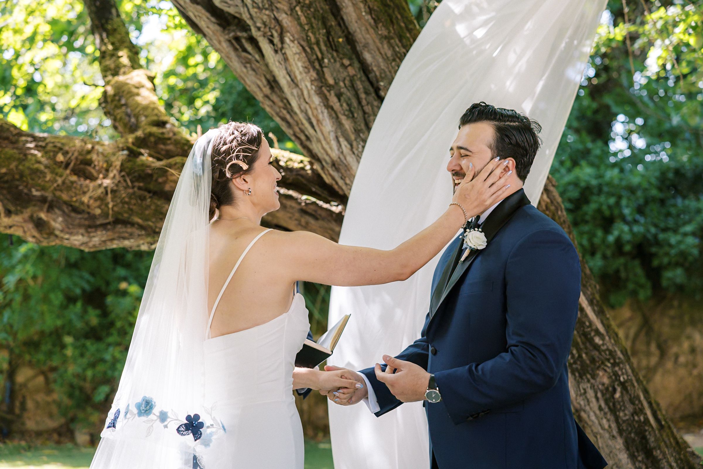 Emotional wedding ceremony at Quinta do Torneiro, Lisbon, captured by a Portugal wedding photographer