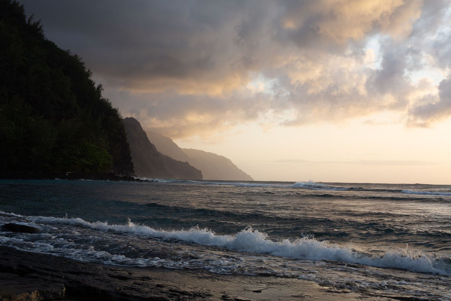 Maryrose Serac Photography - Lifestyle and Event Photography.  Destination & Travel Photography - Kauai Hawaii