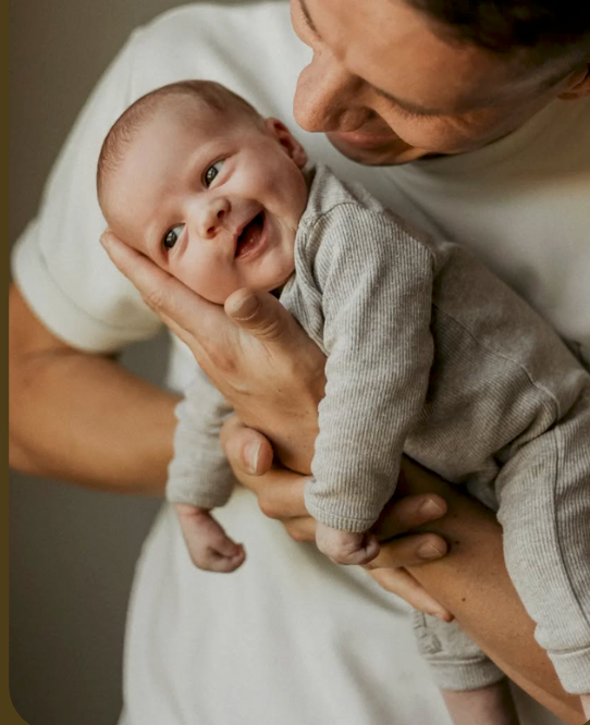 Inspiration photo nouveau-né et papa à Carnon