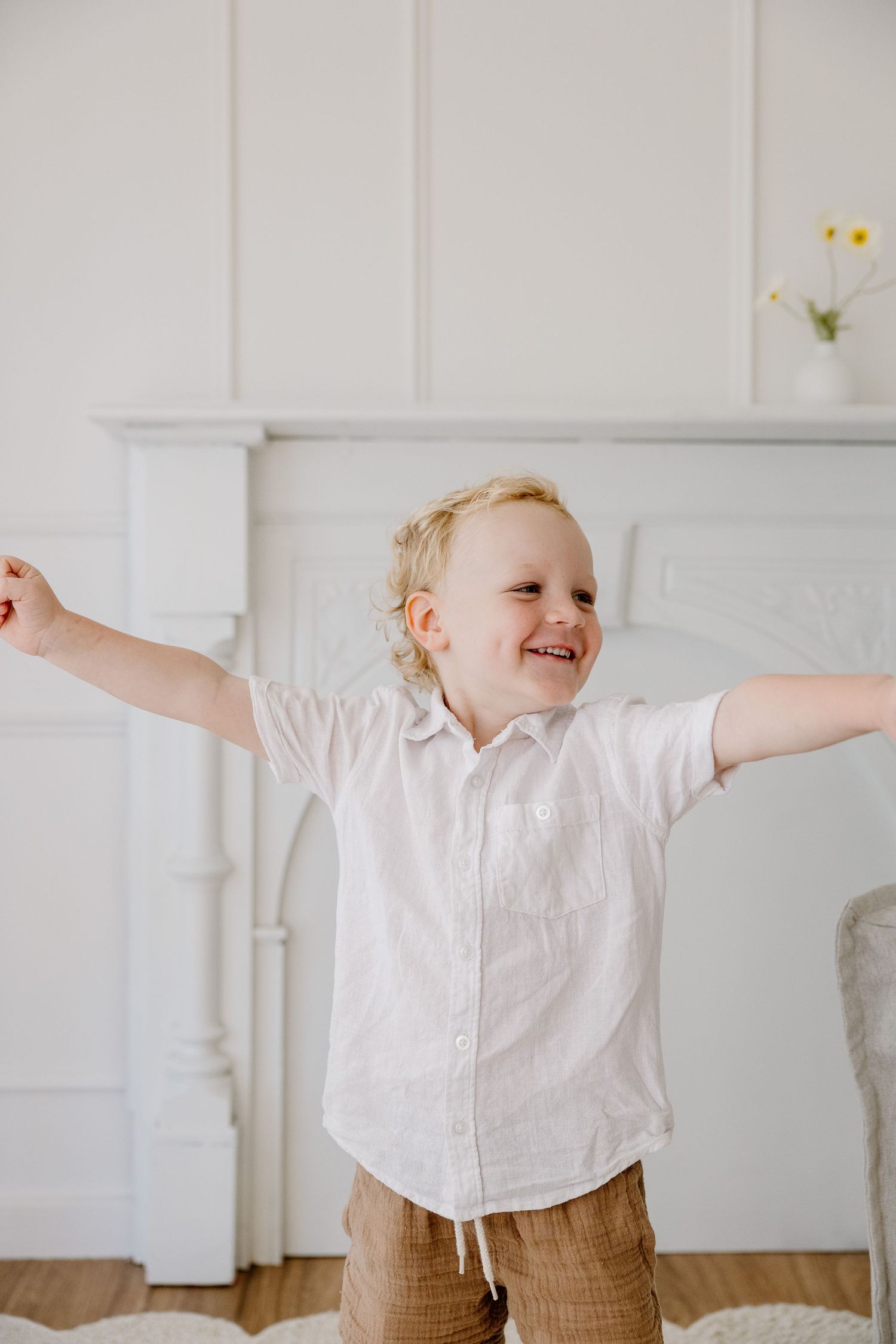 Warracknabeal Natural light studio - Mini moment child portrait session. Photographed by G Dovaston Photography. Relaxed and natural.
