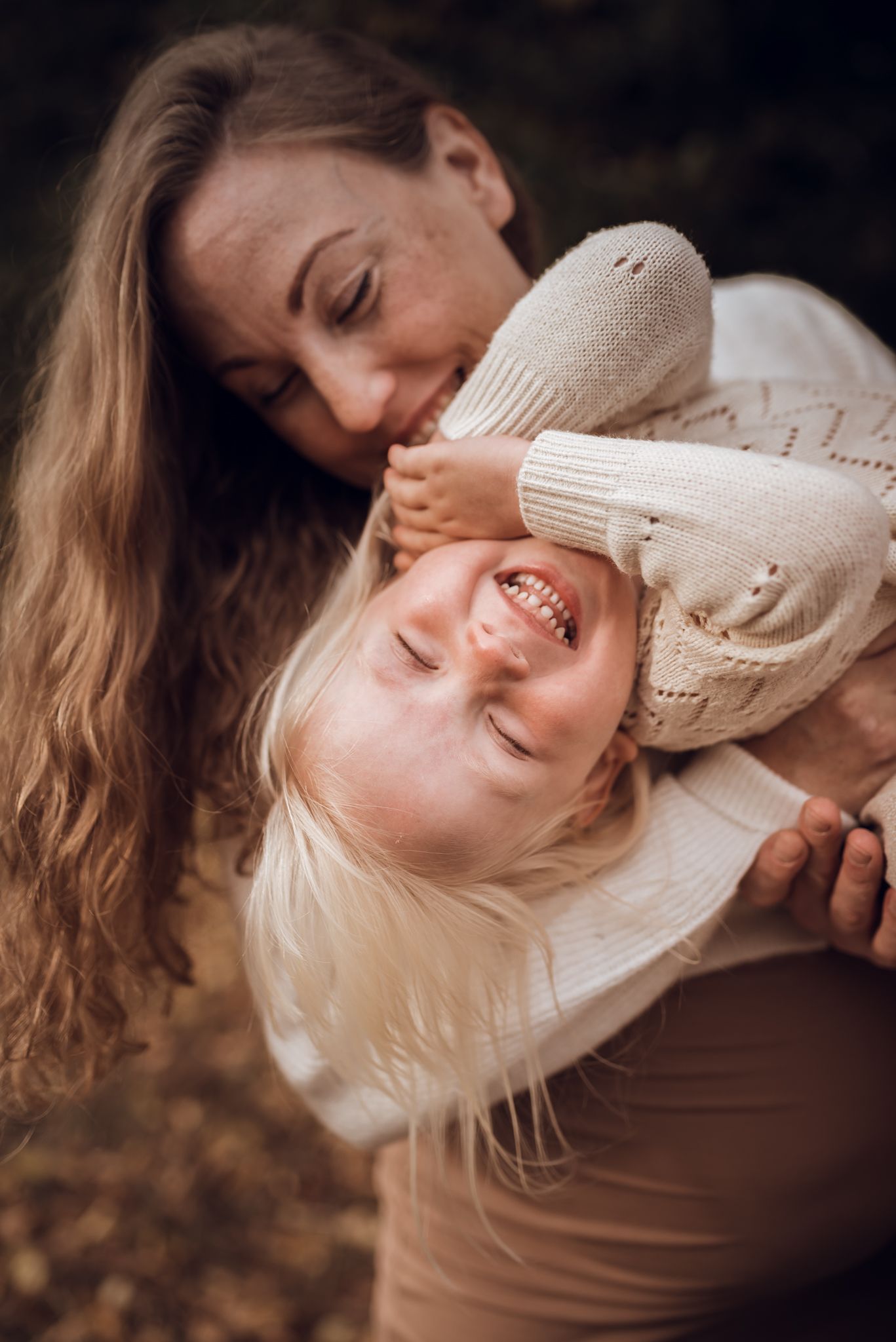 Gravidfotografering i Tyesö, familjefotografering, Stockholm, utomhusfotografering, solnedgångsfotografering, fotografering