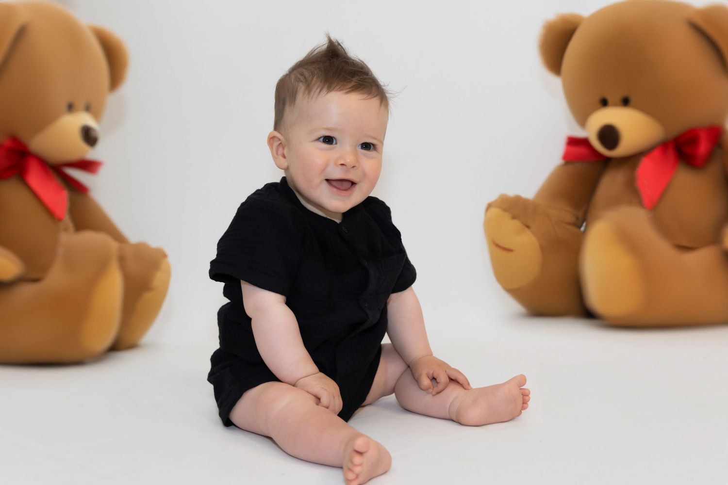 Portrait bébé réalisé en studio photo à Nice par photographe famille
