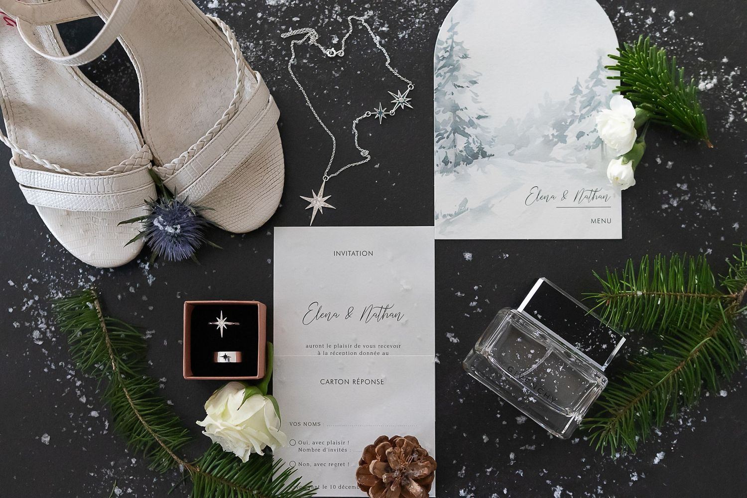 mariage, valence, photographe de mariage, 26,07,84, drôme, ardèche, vaucluse, robe de mariée, église, cérémonie, couple, flatlay, mairie