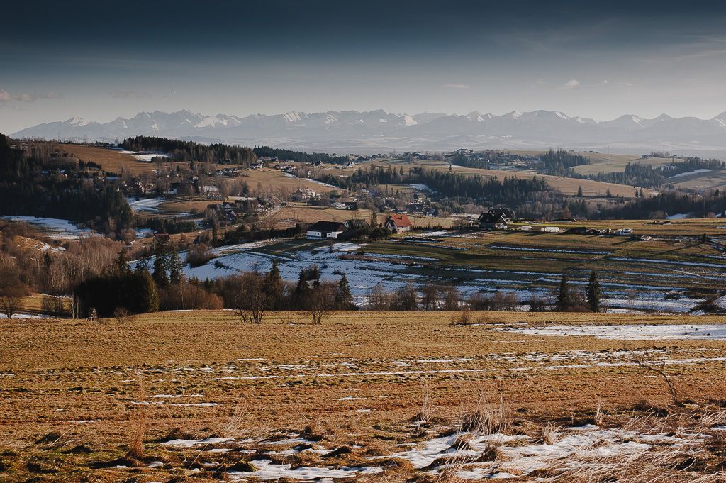 W drodze na Orawski Groń w tle panorama Tatr