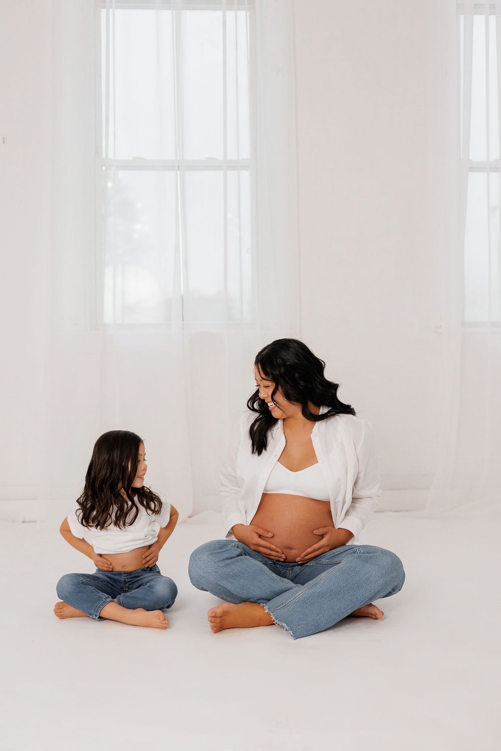 Luxury maternity photography in Chicago & suburbs featuring timeless studio and lifestyle portraits of expecting mothers.