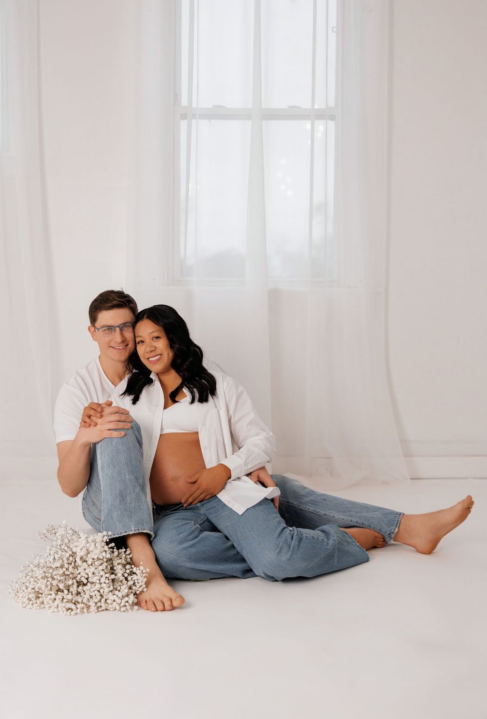 Luxury maternity photography in Chicago & suburbs featuring timeless studio and lifestyle portraits of expecting mothers.