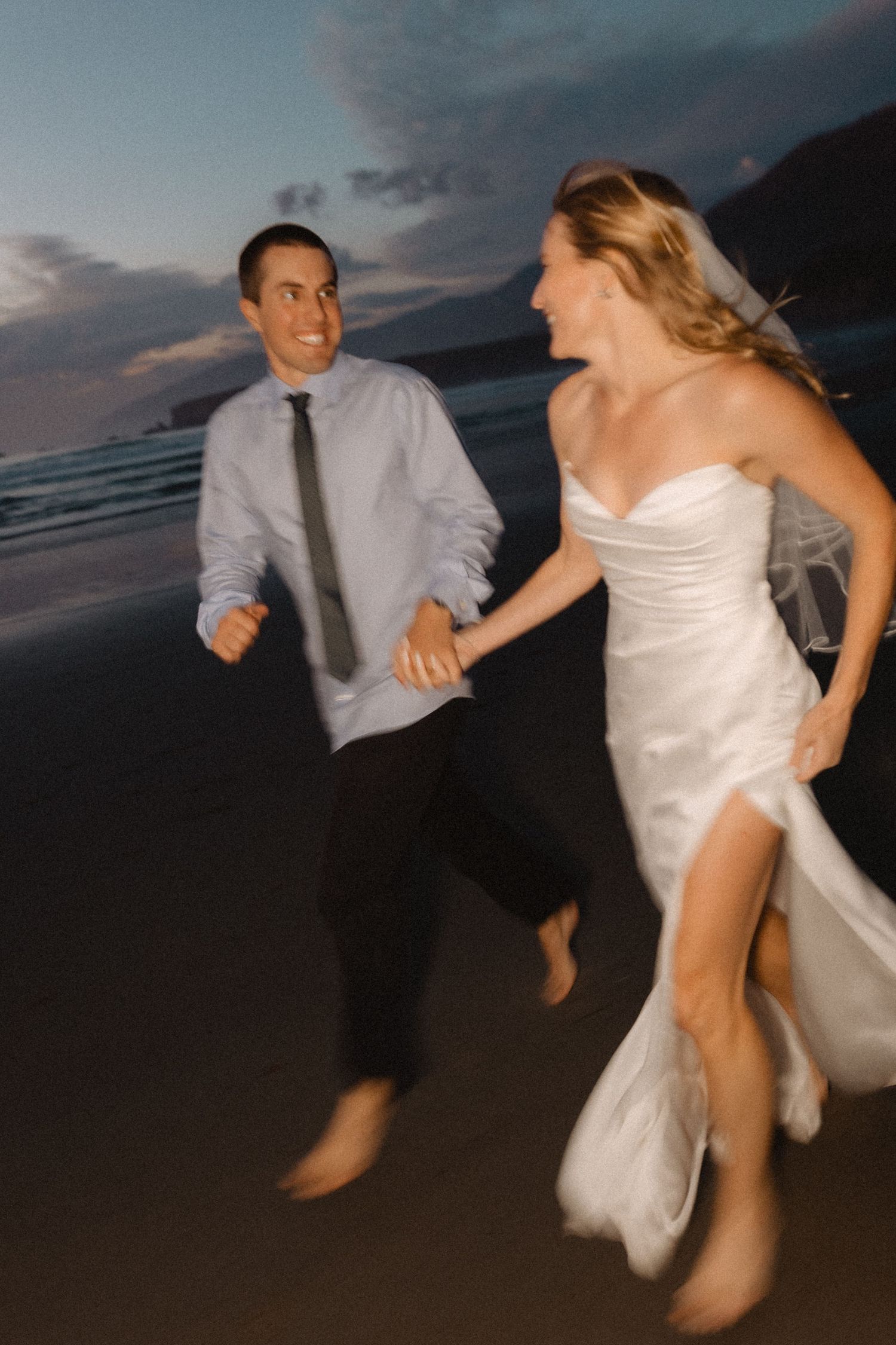 beach elopement photos