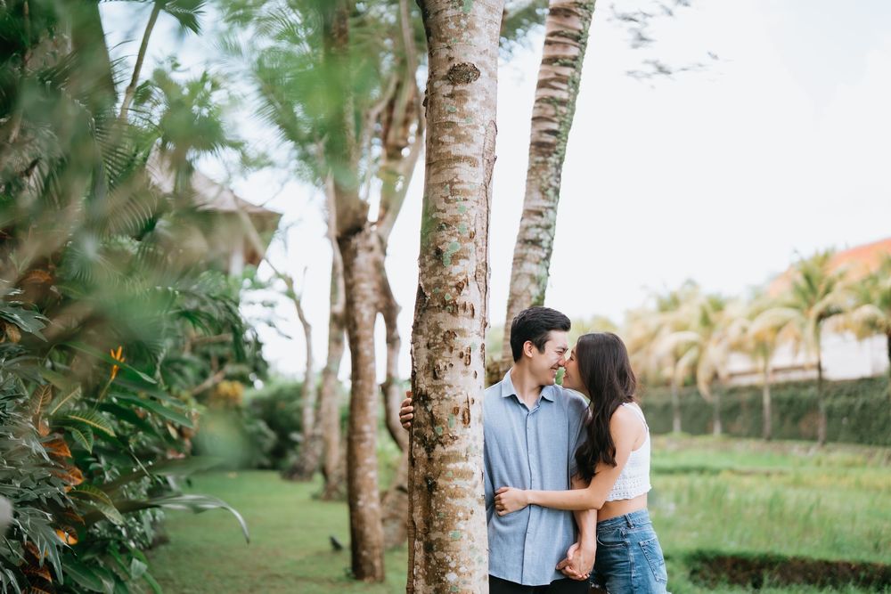 Bali holiday couple photography session at Adiwana Bisma