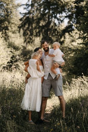 Familie im Stehen