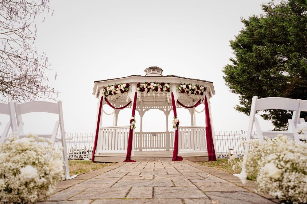 arch Waterfront ceremony at Maryland wedding venue – Kurtz’s Beach