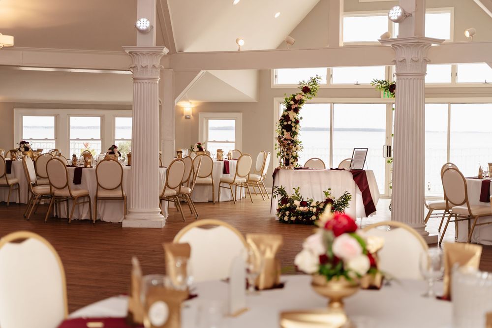 Indoor reception with columns at Kurtz’s Beach in Anne Arundel County