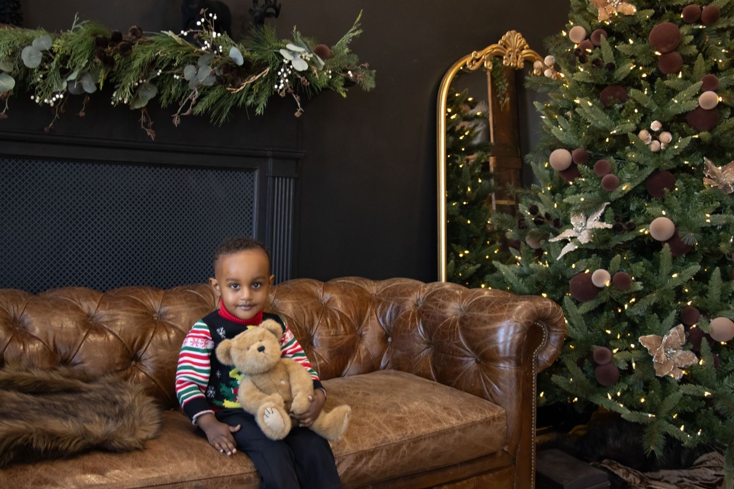 christmas seasonal holiday photoshoots luxury high end beautiful photos quick turn around retouched crisp true to color editing cincinnati