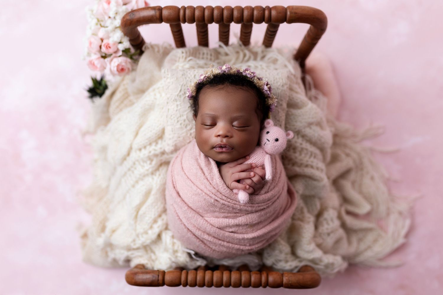 Dallas newborn photographer that provides a luxury in-home client experience.