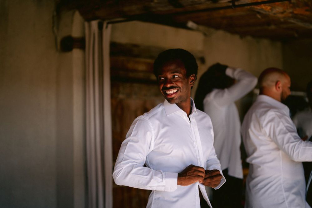Love under the sun at Domaine de Brés: perfect photos by a talented photographer.