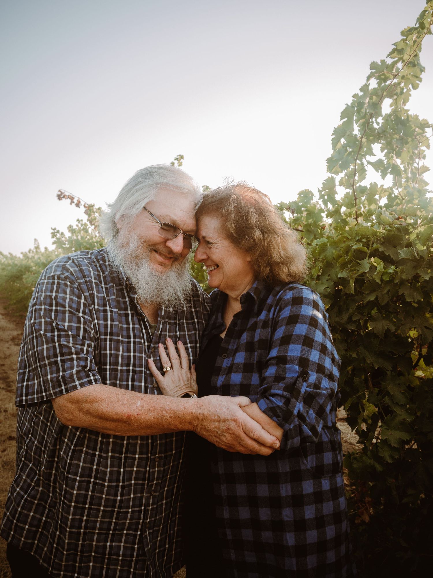 engagement, lodi, bay area, beach, wedding, couples, portraits, poc, groomsmen, bridesmaid, cake, bride, groom, san Francisco, stockton