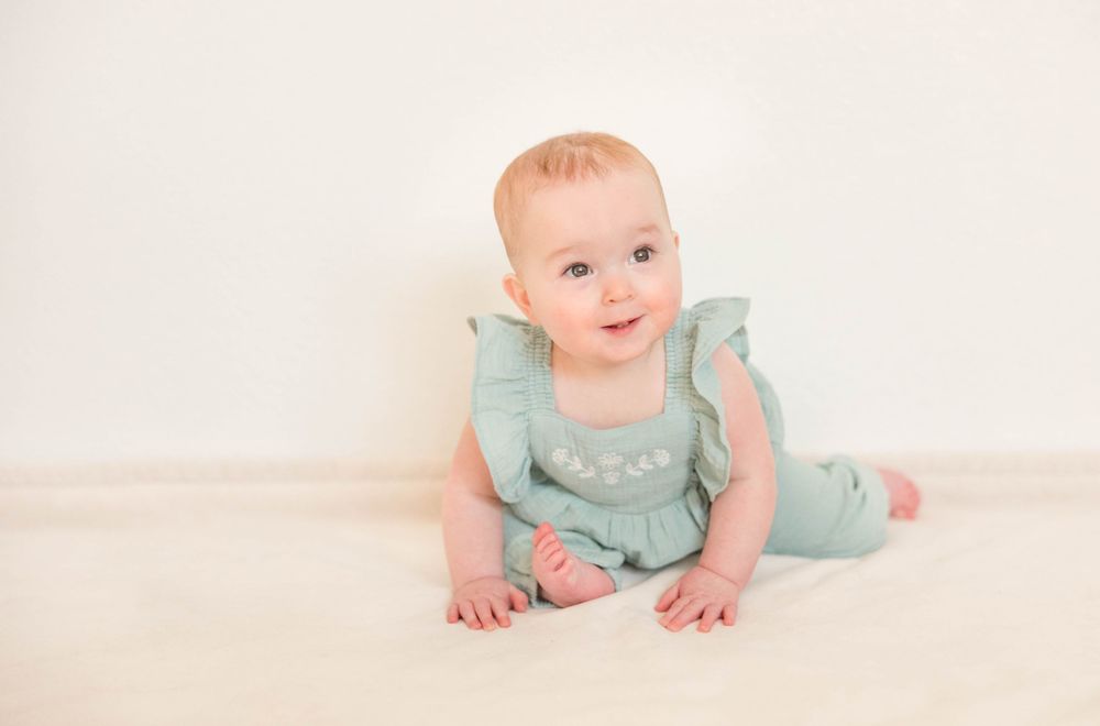 baby girl photoshoot in studio
