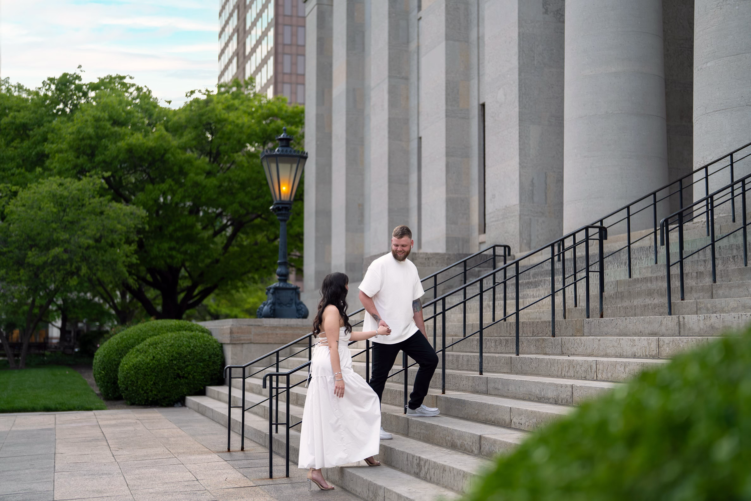 outdoorsy elegant newly engaged couples photo session