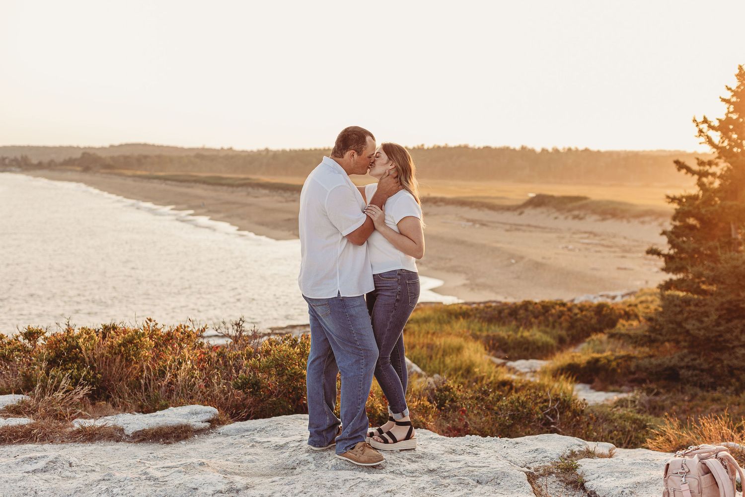 Professional photo of a couple on the beach
