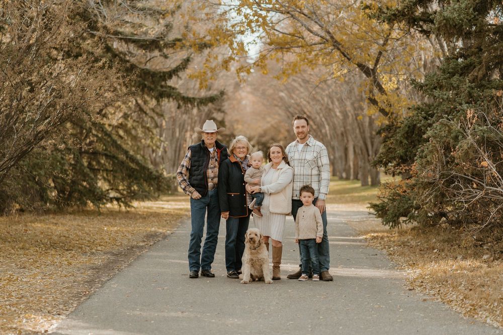 Calgary Extended Family Photographer