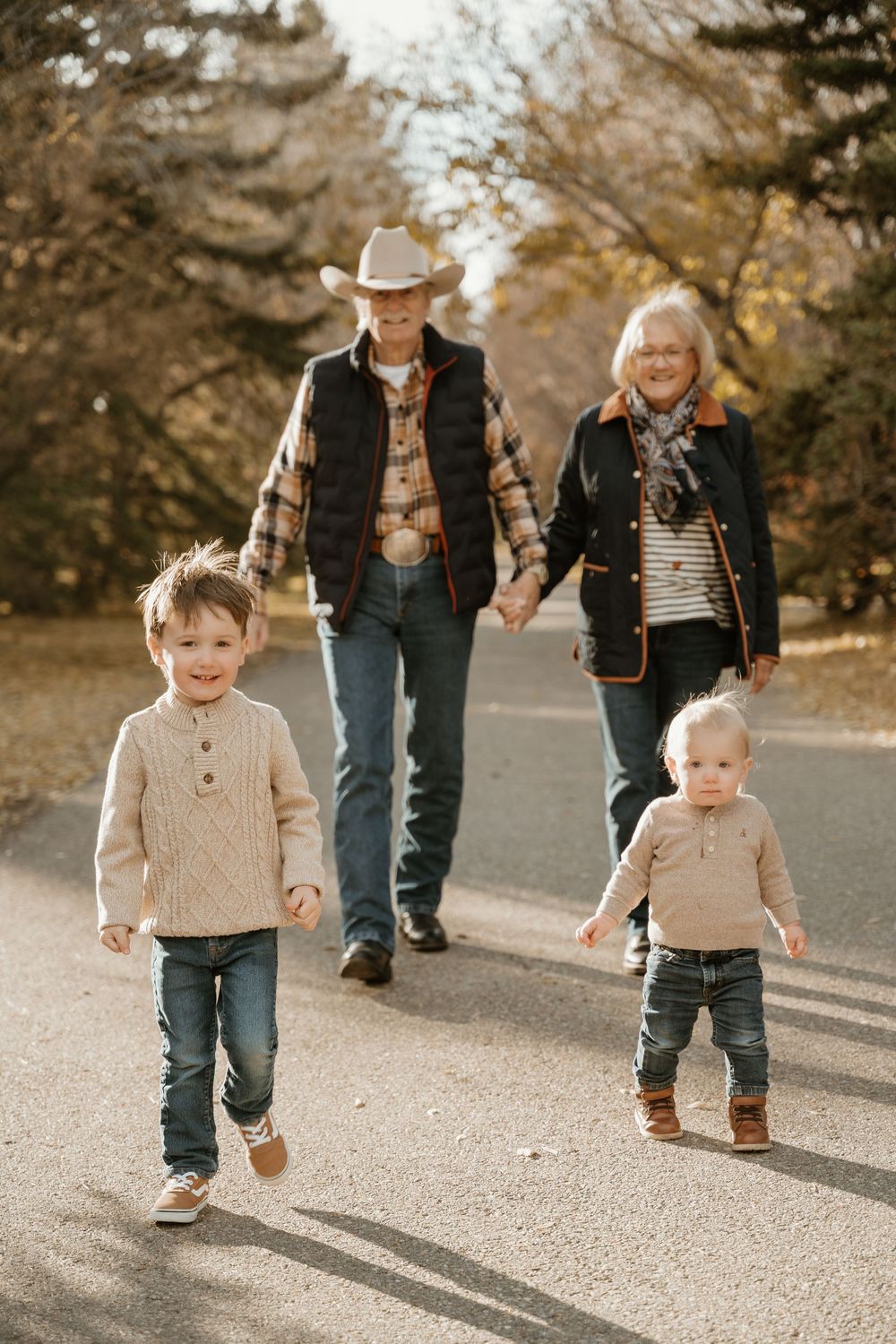 Calgary Extended Family Photographer