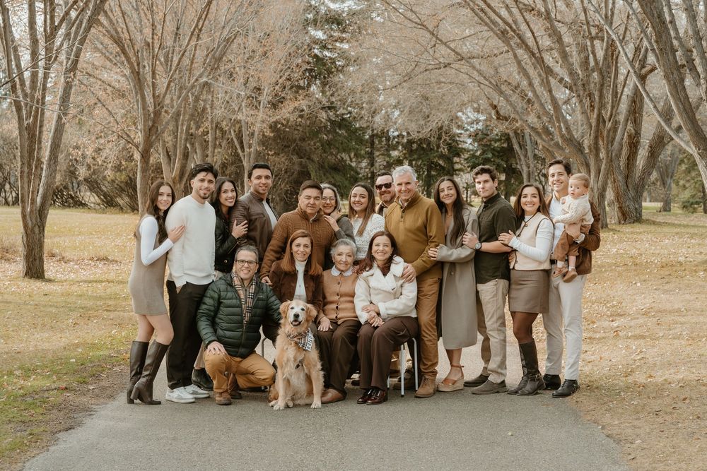 Calgary Extended Family Photographer