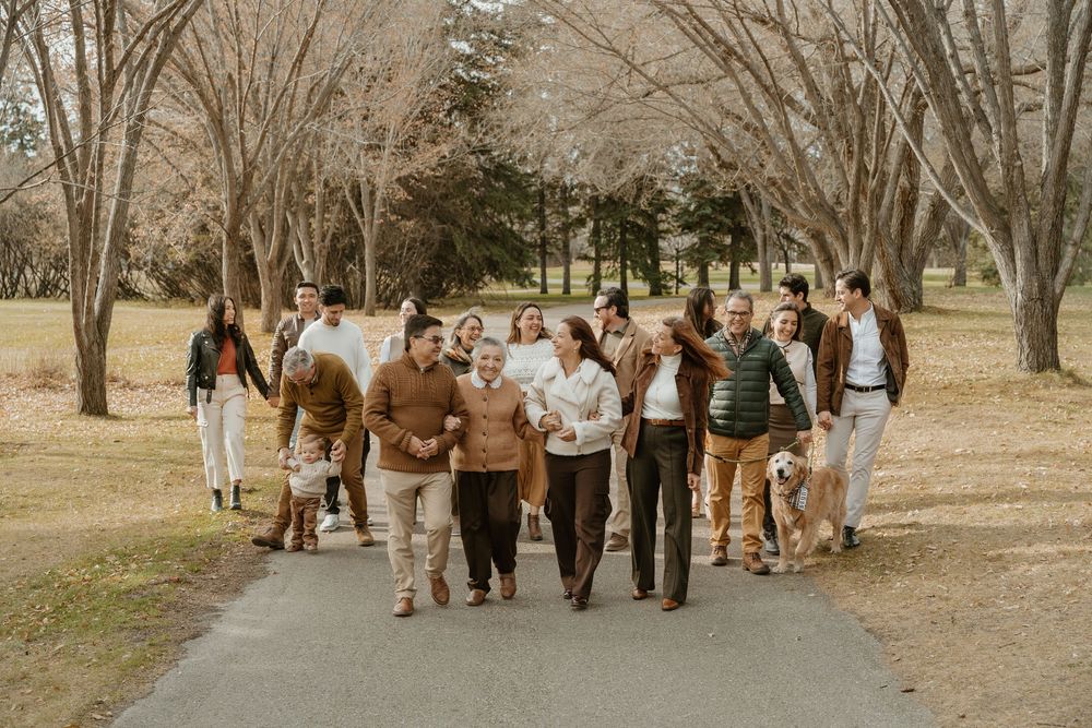 Calgary Extended Family Photographer