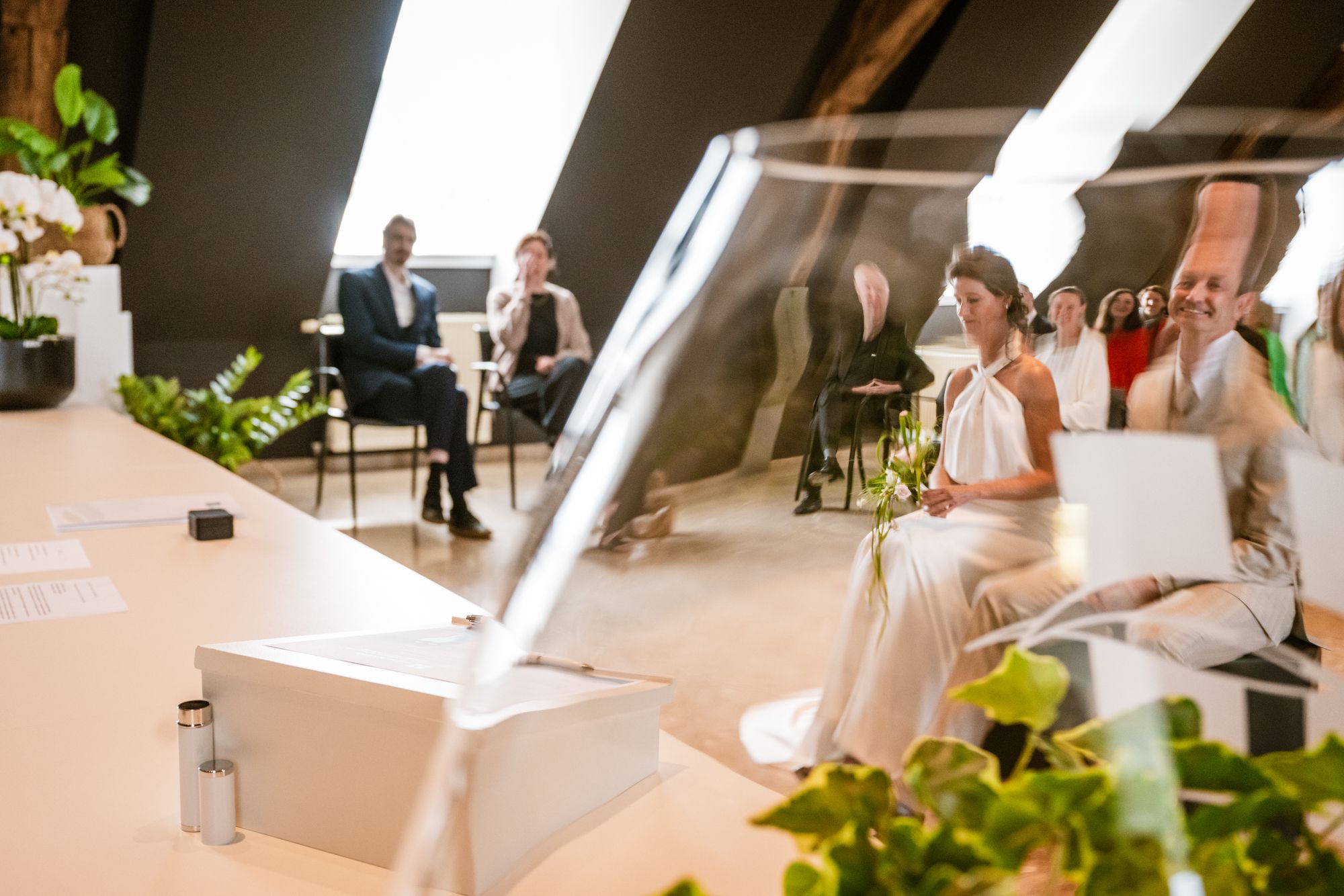 Huwelijksfotograaf Bart Boodts legt ceremonie vast in Hemiksem, intiem moment vol emotie en stijl.